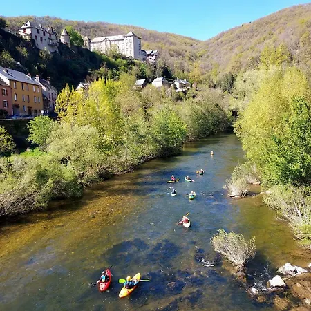 Hébergement de vacances Les Volets Rouges Saint-Laurent-dʼOlt