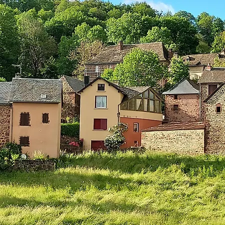 Les Volets Rouges